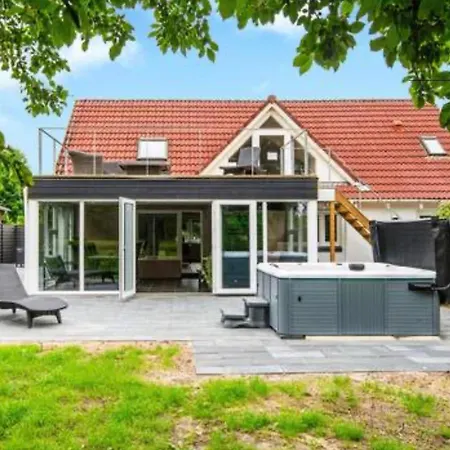 Holiday home Large Activity House With Free Waterpark And Bowling,